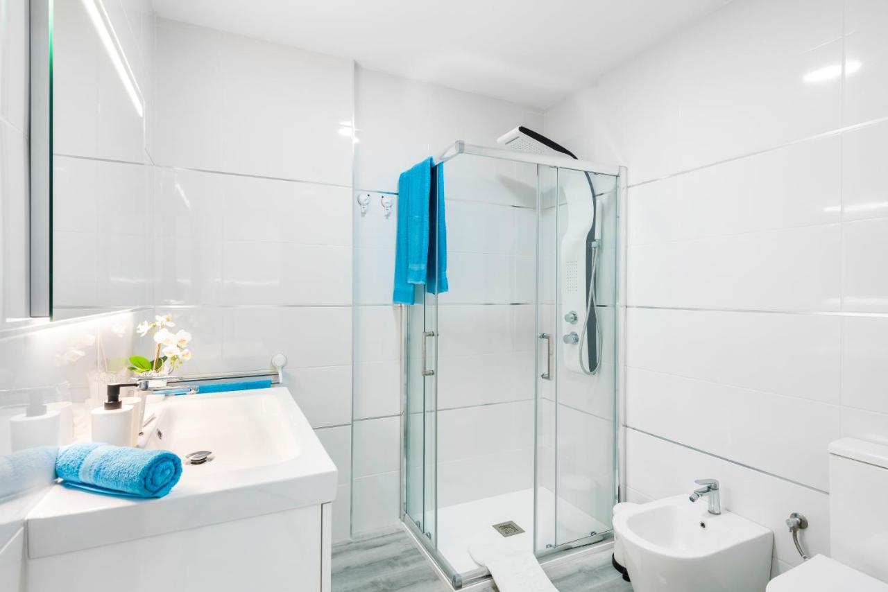 Sunshine Smart Home Hi-End Services Av Streaming Arona  Exteriér fotografie